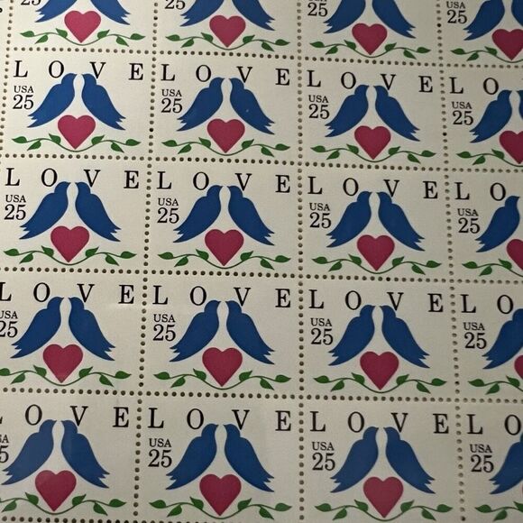 MNH #2440 Scott 1994 Lovebirds & Hearts 25 Cent Stamp Sheet of 50 Stamps - Picture 1 of 2